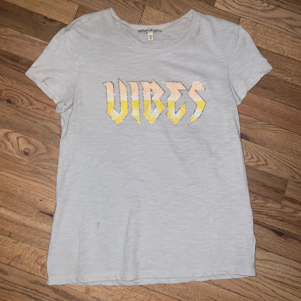 Express One Eleven “Vibes” Tee Size M